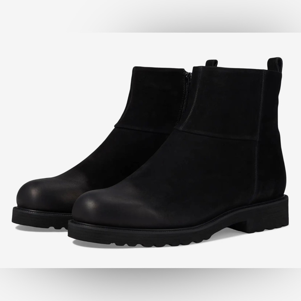 David Tate - Woman’s Damila Black Burnished Nubuck Leather Bootie.  8Wide  NWOB